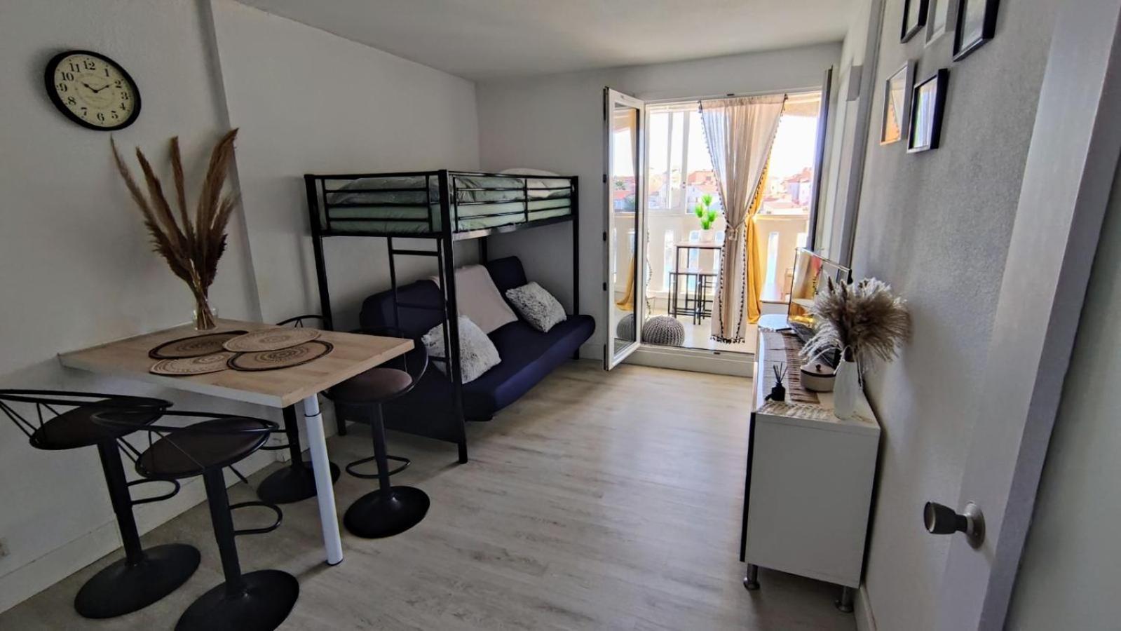 Studio Avec Vue Sublime Sur L'Etang Et Les Montagnes Catalanes 르발카레스 외부 사진
